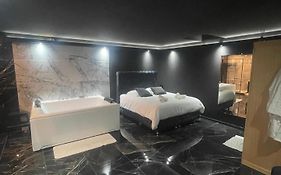 La Suite Prestige Jacuzzi,Sauna,Netflix,Disney